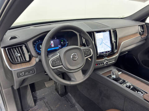 2022 Volvo XC60 Recharge T8 Inscription Expression