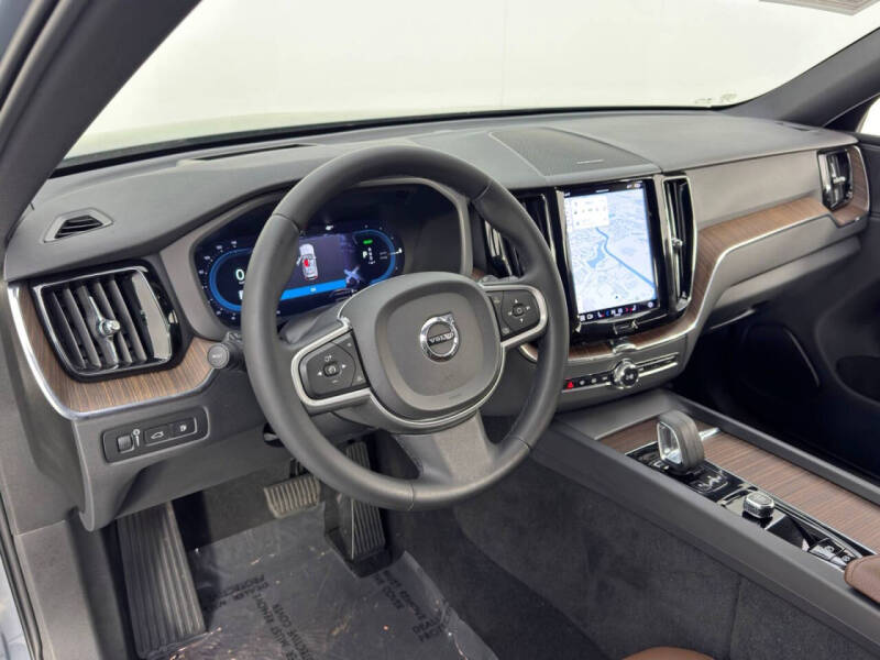 2022 Volvo XC60 Recharge T8 Inscription Expression