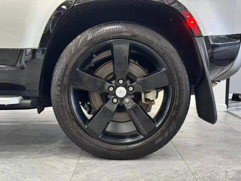 2023 Land Rover Defender 110 X-Dynamic SE