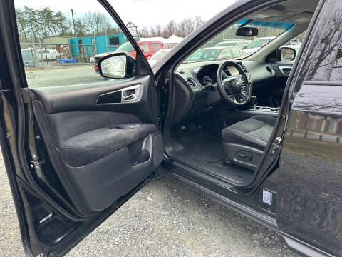 2016 Nissan Pathfinder SV