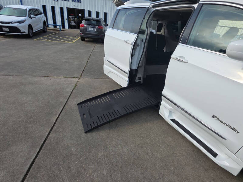 2020 Chrysler Pacifica Touring L