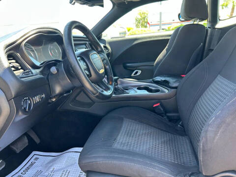 2015 Dodge Challenger SXT