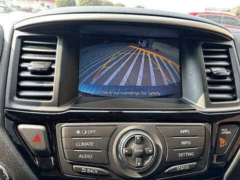 2017 Nissan Pathfinder S