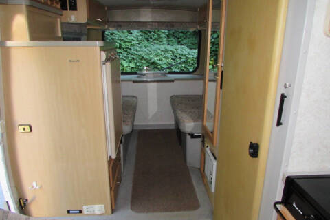 2001 Winnebago Rialta