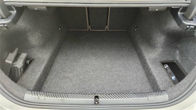 2025 BMW 5 Series 530i