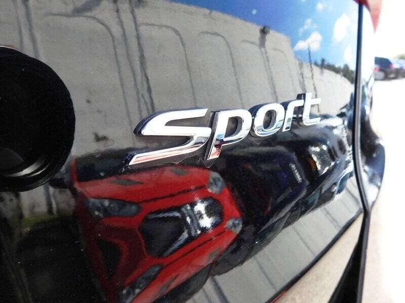 2017 Hyundai Santa Fe Sport  - $15,400