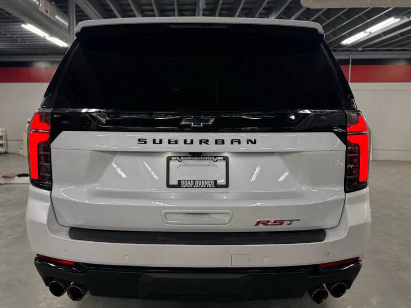 2025 Chevrolet Suburban RST