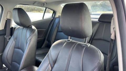 2018 Mazda MAZDA3 Touring