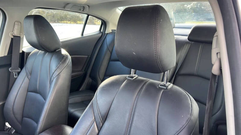 2018 Mazda MAZDA3 Touring