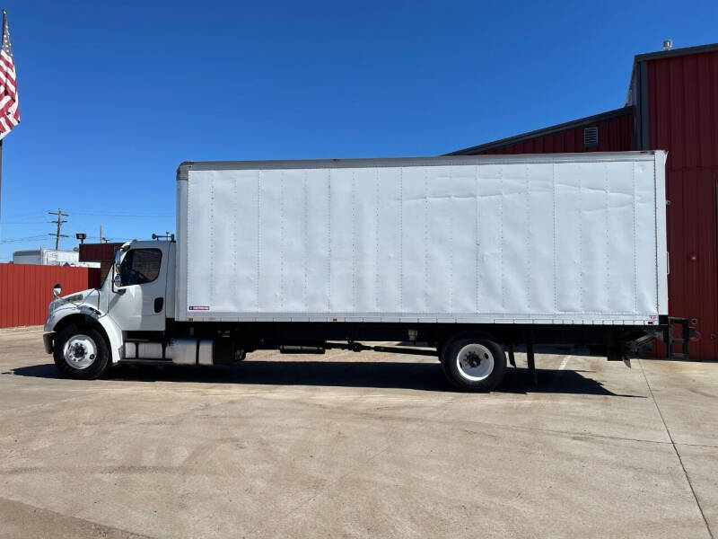 2013 Freightliner M2 106