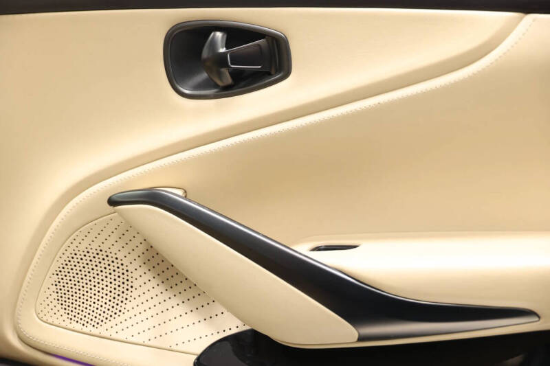 2021 Aston Martin DBX