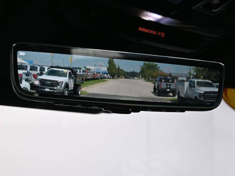 2023 Land Rover Defender 90 V8