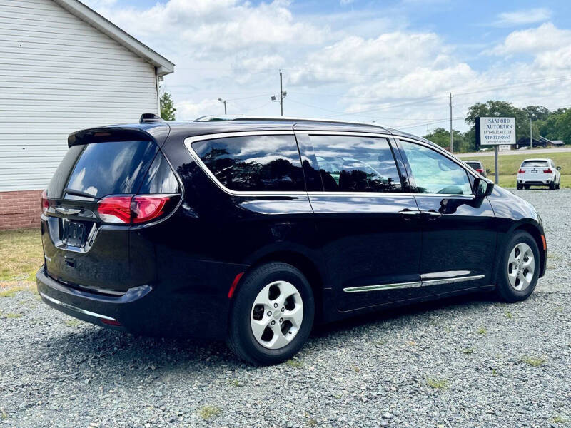2017 Chrysler Pacifica Touring-L Plus