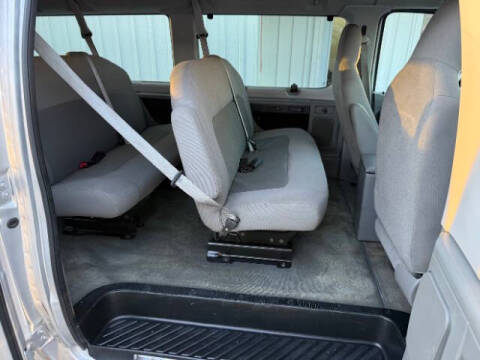 2013 Ford E-Series E-350 SD XLT