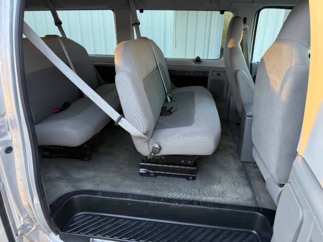 2013 Ford E-Series E-350 SD XLT