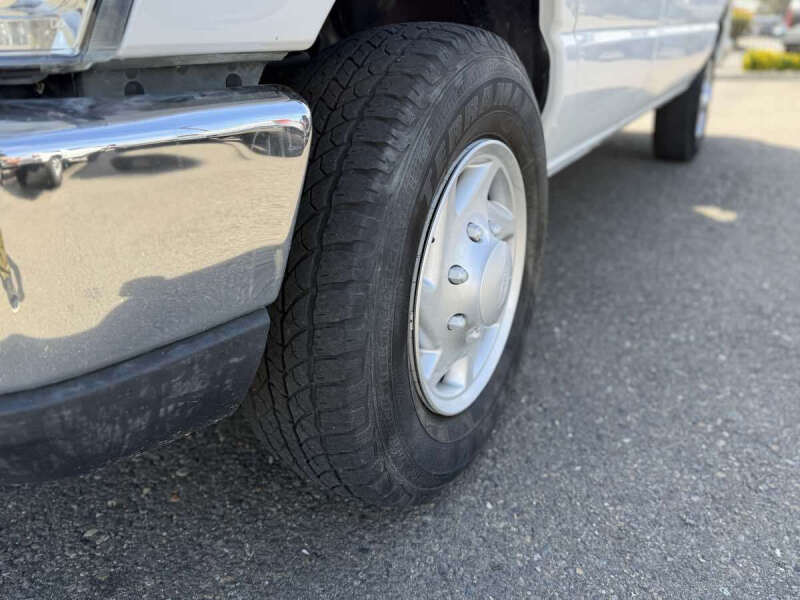 2012 Ford E-Series E-350 SD XLT