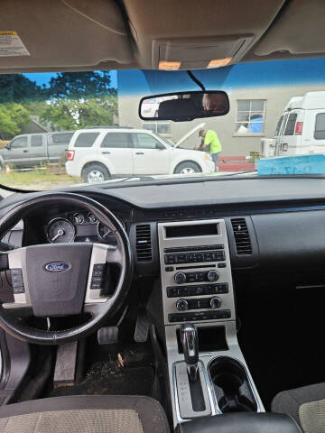 2011 Ford Flex SE
