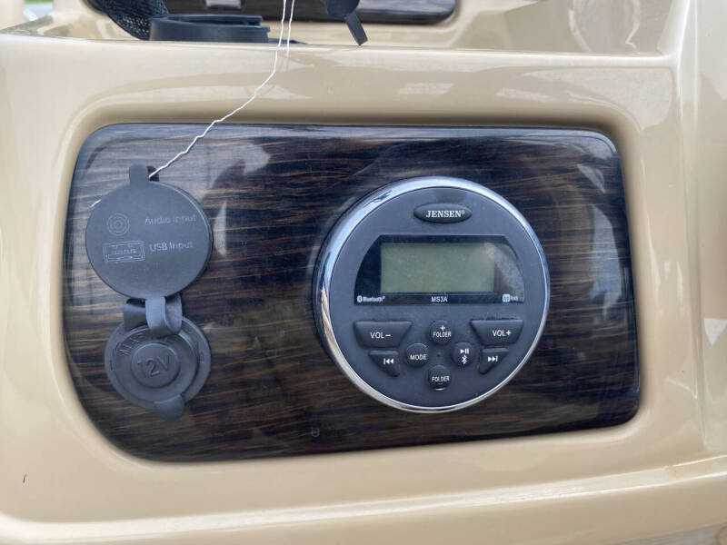 2018 Lowe Boats SS 210