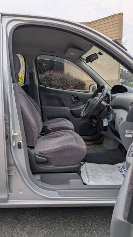 2000 Toyota Funcargo Yaris