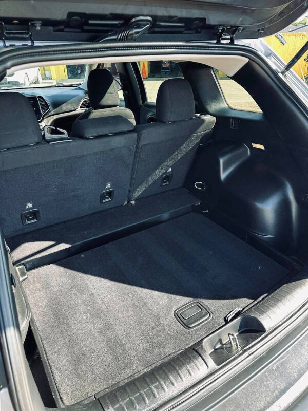 2019 Jeep Cherokee Latitude