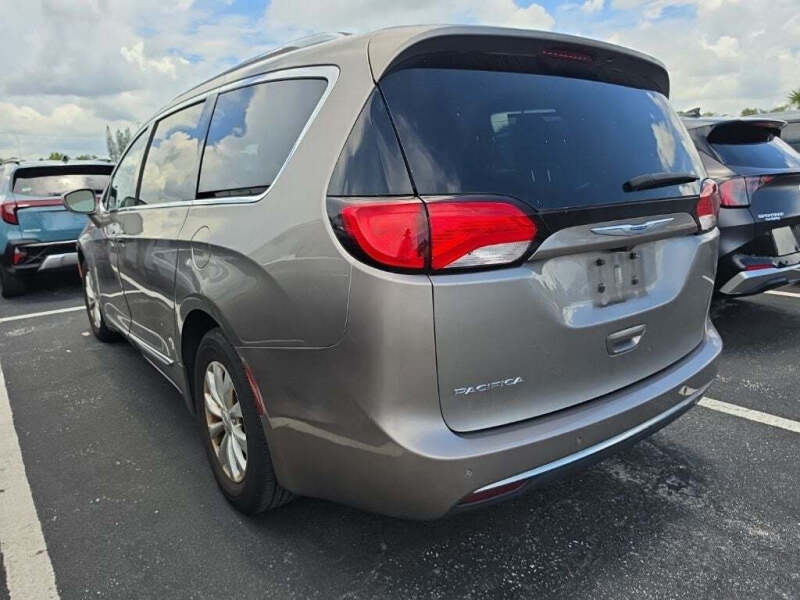 2018 Chrysler Pacifica Touring L Plus