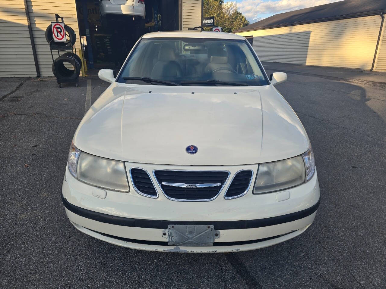 2004 Saab 9-5 for sale at QUEENSGATE AUTO SALES in York, PA