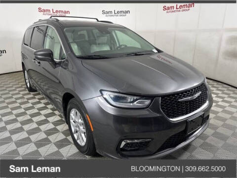 2021 Chrysler Pacifica for sale at Sam Leman CDJR Bloomington in Bloomington IL