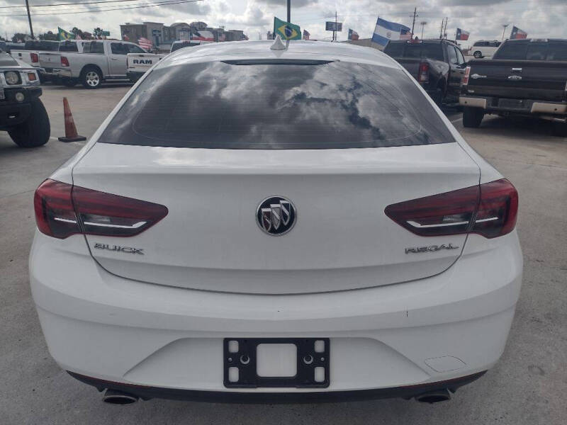 2018 Buick Regal Sportback Essence