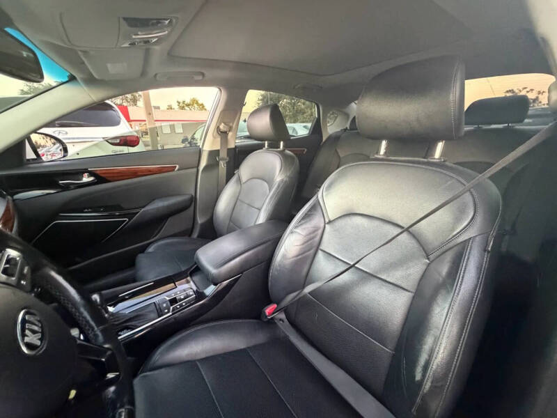 2018 Kia Cadenza Technology