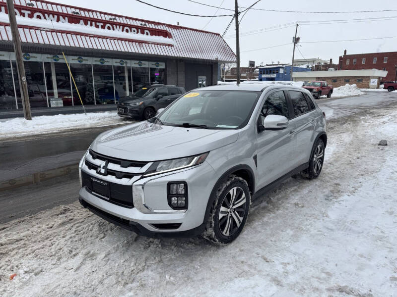 2020 Mitsubishi Outlander Sport SE's photo