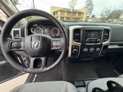 2017 RAM 1500 SLT