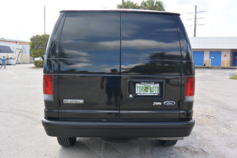 2010 Ford E-Series E-250