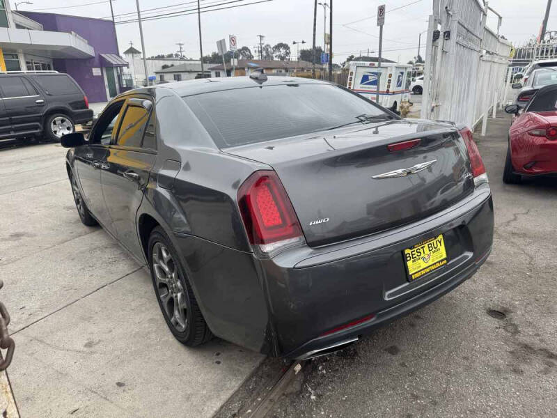 2016 Chrysler 300