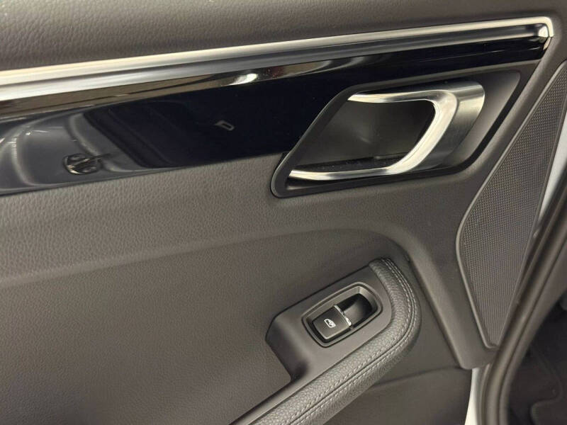 2020 Porsche Macan S