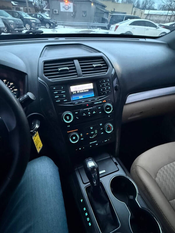 2017 Ford Explorer