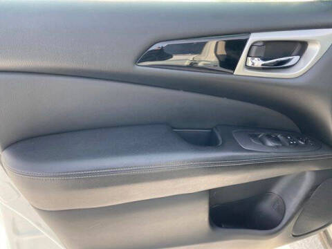 2020 Nissan Pathfinder S