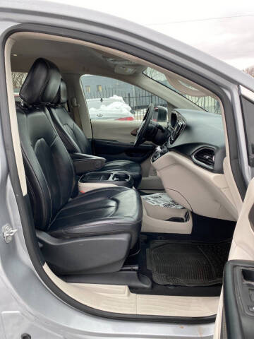 2020 Chrysler Voyager LXi