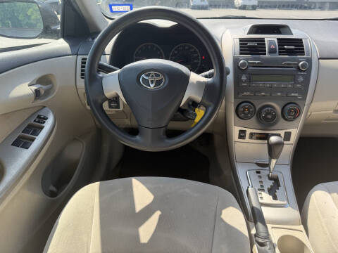 2011 Toyota Corolla LE