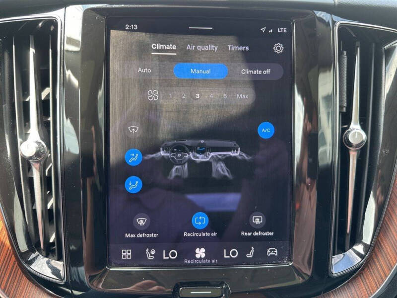 2023 Volvo XC60 B5 Plus Bright Theme