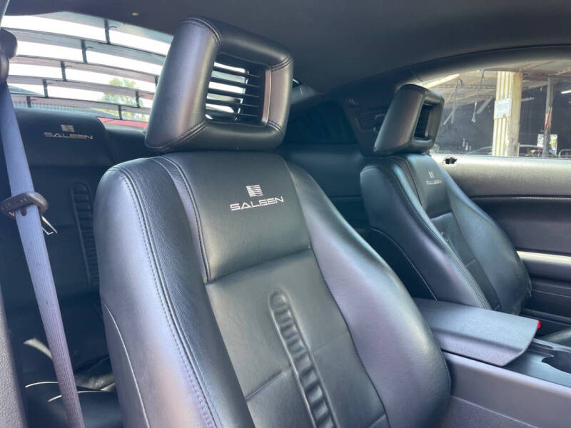 2006 Ford Mustang GT Deluxe