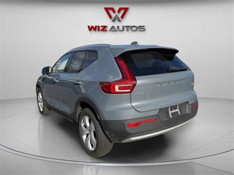 2022 Volvo XC40 T5 Momentum