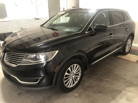 2016 Lincoln MKX for sale at Tradewind Car Co in Muskegon MI