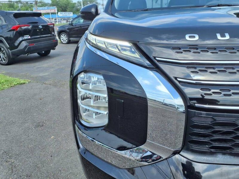 2024 Mitsubishi Outlander ES