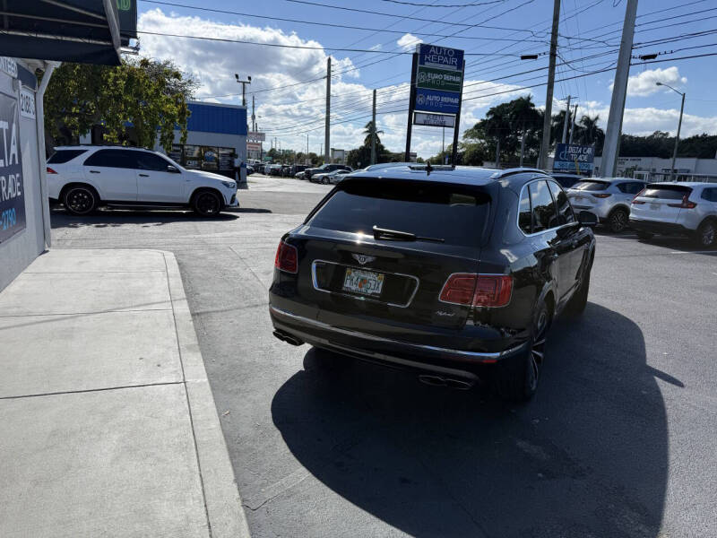 2020 Bentley Bentayga Hybrid