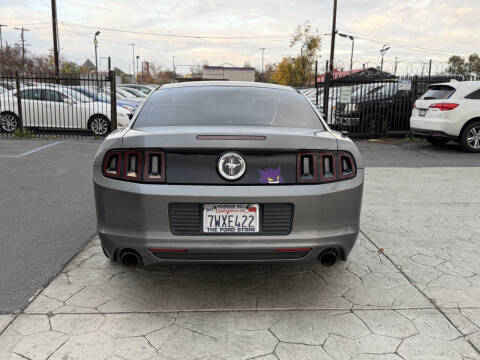 2013 Ford Mustang V6