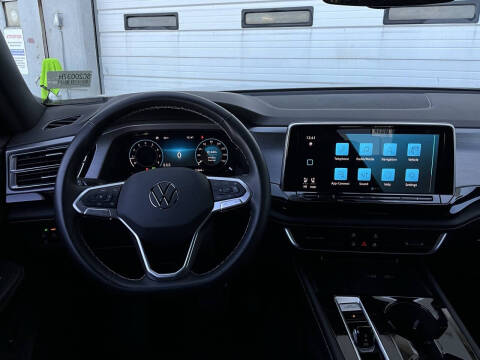 2025 Volkswagen Atlas Cross Sport SE 4Motion