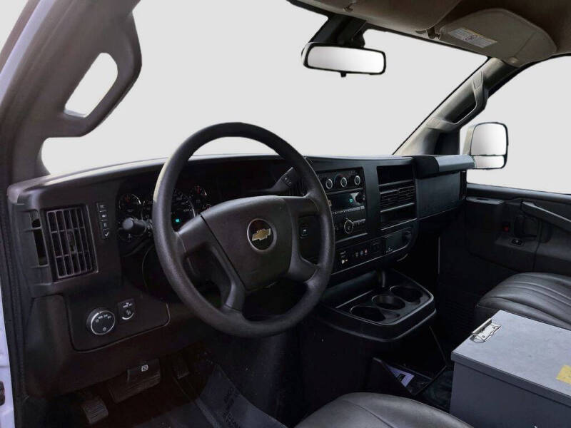 2024 Chevrolet Express 2500