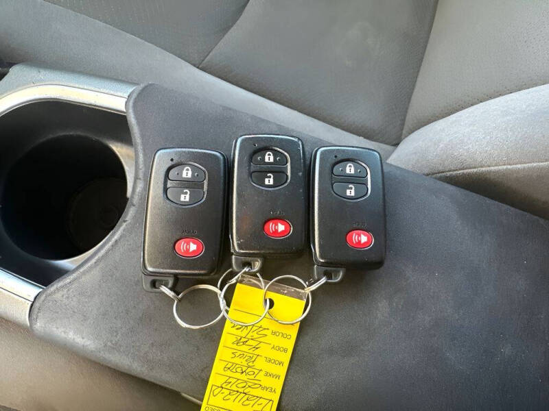 2014 Toyota Prius Two