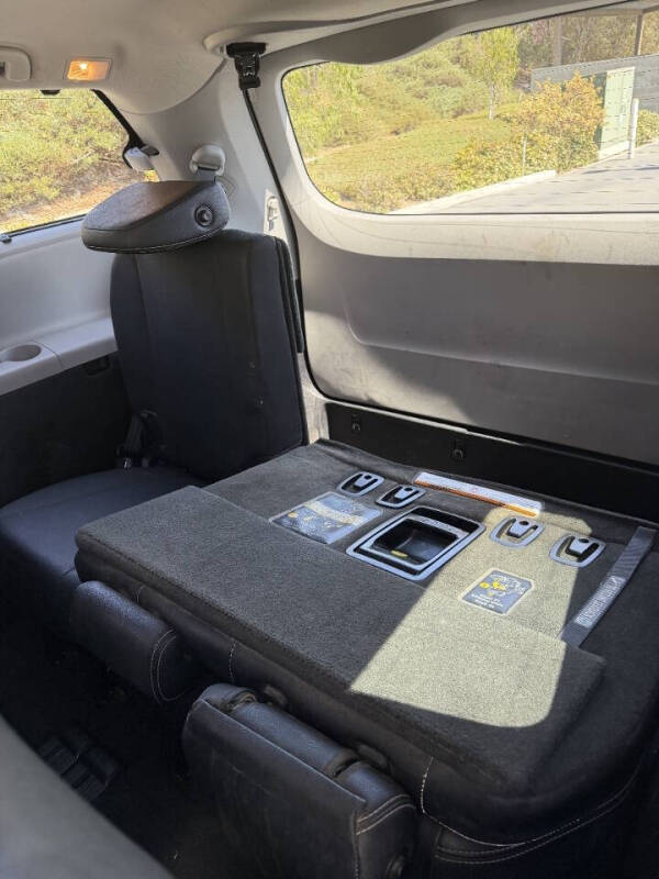 2017 Toyota Sienna SE 8-Passenger
