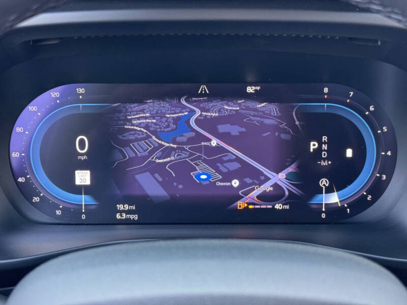 2024 Volvo XC40 B5 Ultimate Bright Theme